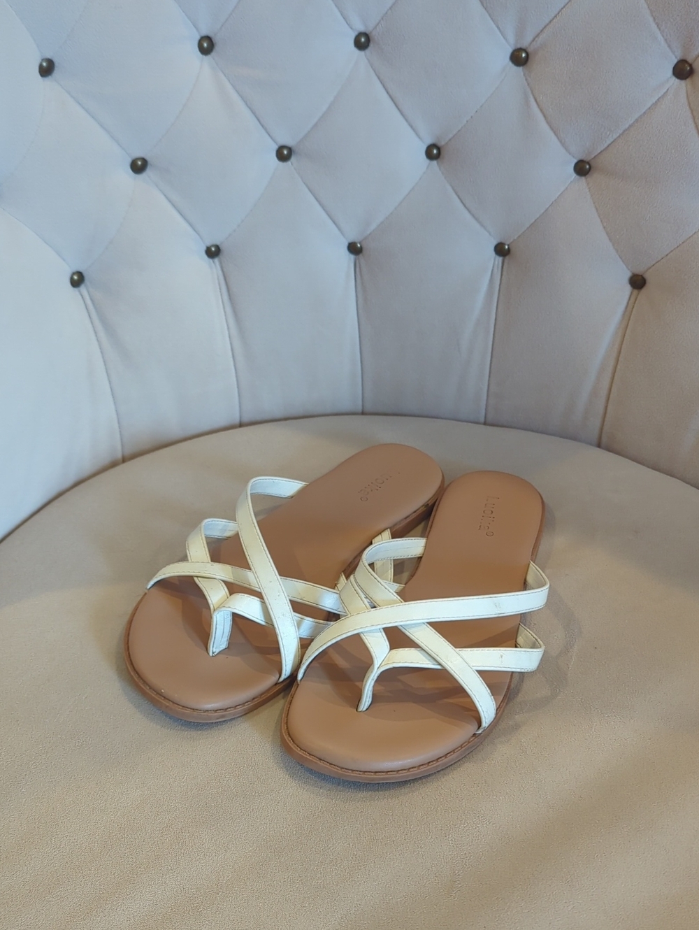 Sz 9/10 Women’s Cream Strappy Slide Sandals